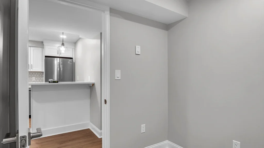 1 bed, 1 bath apartment for rent at 6 Alaric Ter Unit B, West Roxbury — photo 12 of 35