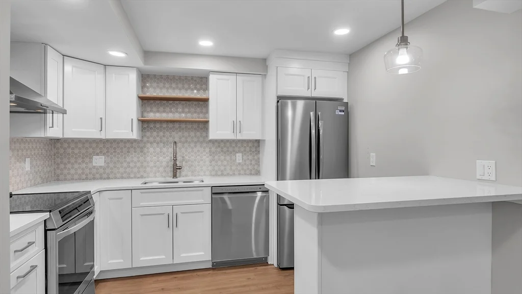 1 bed, 1 bath apartment for rent at 6 Alaric Ter Unit B, West Roxbury — photo 8 of 35