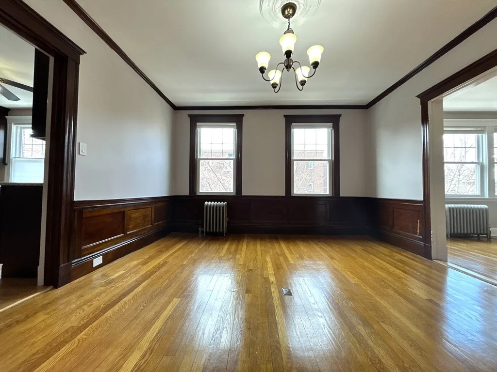 4 bed, 2 bath apartment for rent at 6 Alton Ct Unit 2, Coolidge Corner — photo 7 of 11