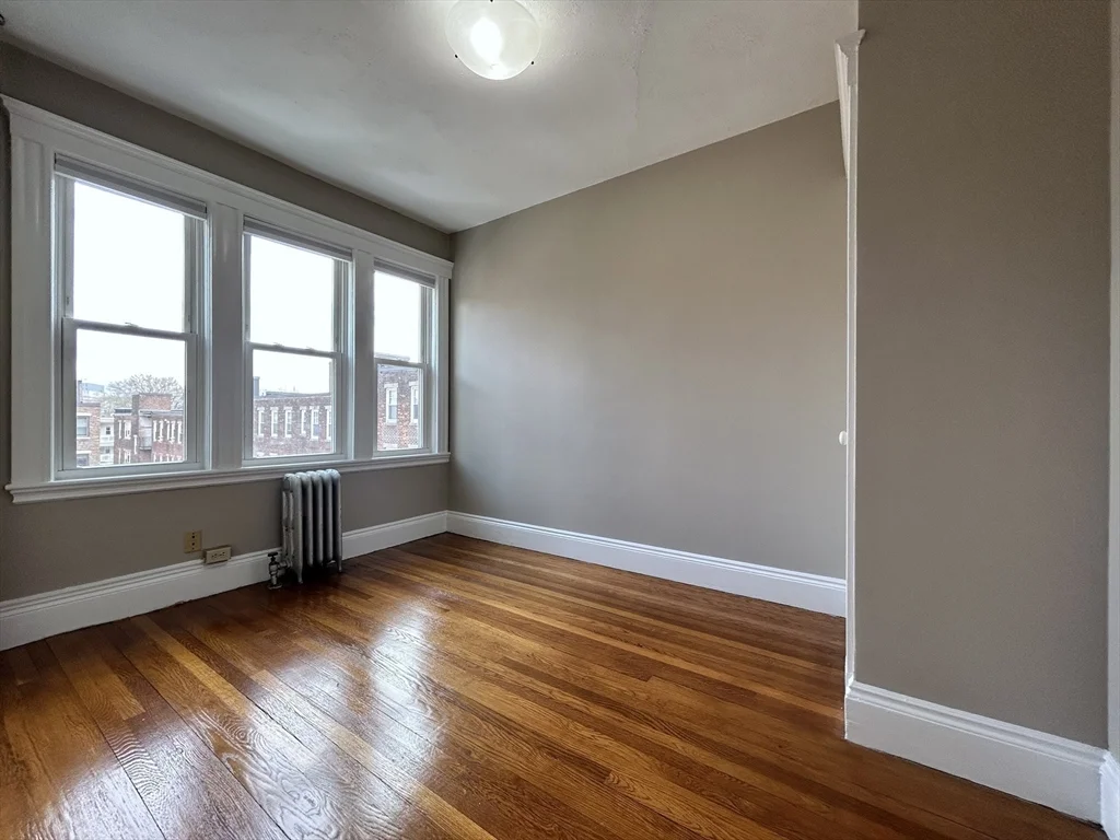 4 bed, 2 bath apartment for rent at 6 Alton Ct Unit 2, Coolidge Corner — photo 10 of 11
