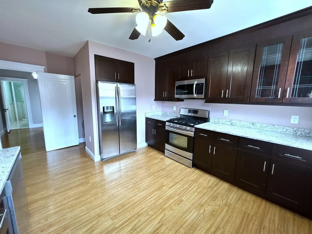 4 bed, 2 bath apartment for rent at 6 Alton Ct Unit 2, Coolidge Corner — photo 8 of 11