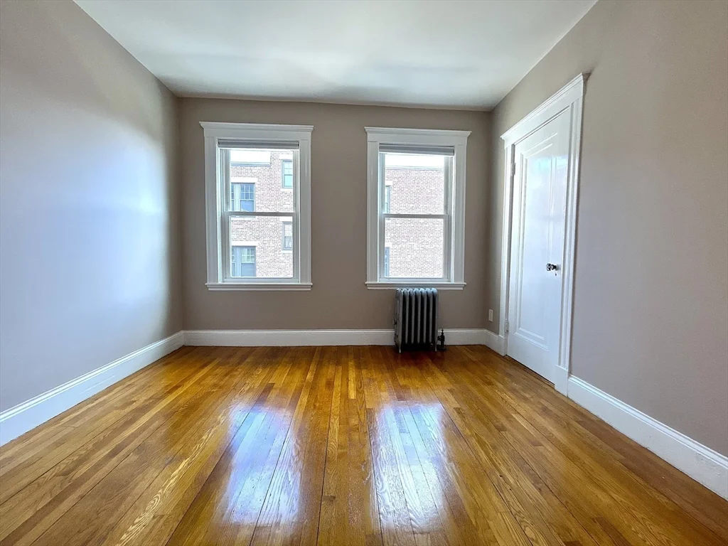 4 bed, 2 bath apartment for rent at 6 Alton Ct Unit 2, Coolidge Corner — photo 4 of 11