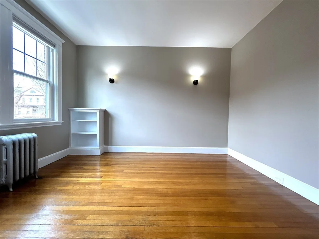 4 bed, 2 bath apartment for rent at 6 Alton Ct Unit 2, Coolidge Corner — photo 5 of 11