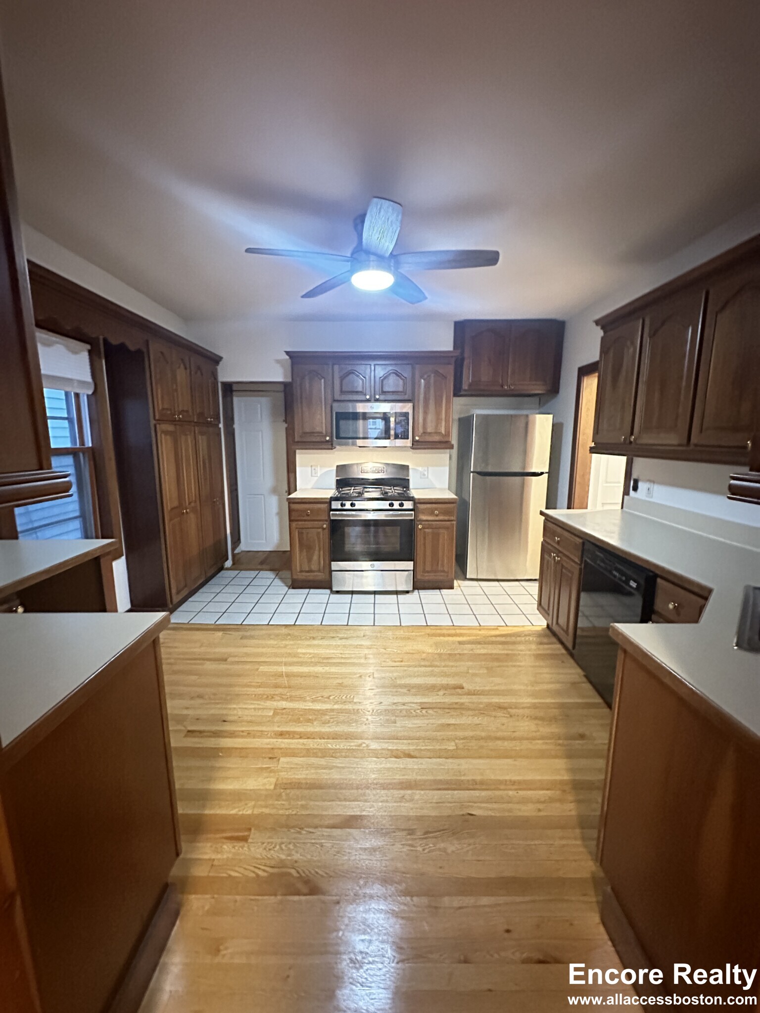 2 bed, 1 bath apartment for rent at 6 Antrim St Unit 1, Mid-Cambridge — photo 2 of 10