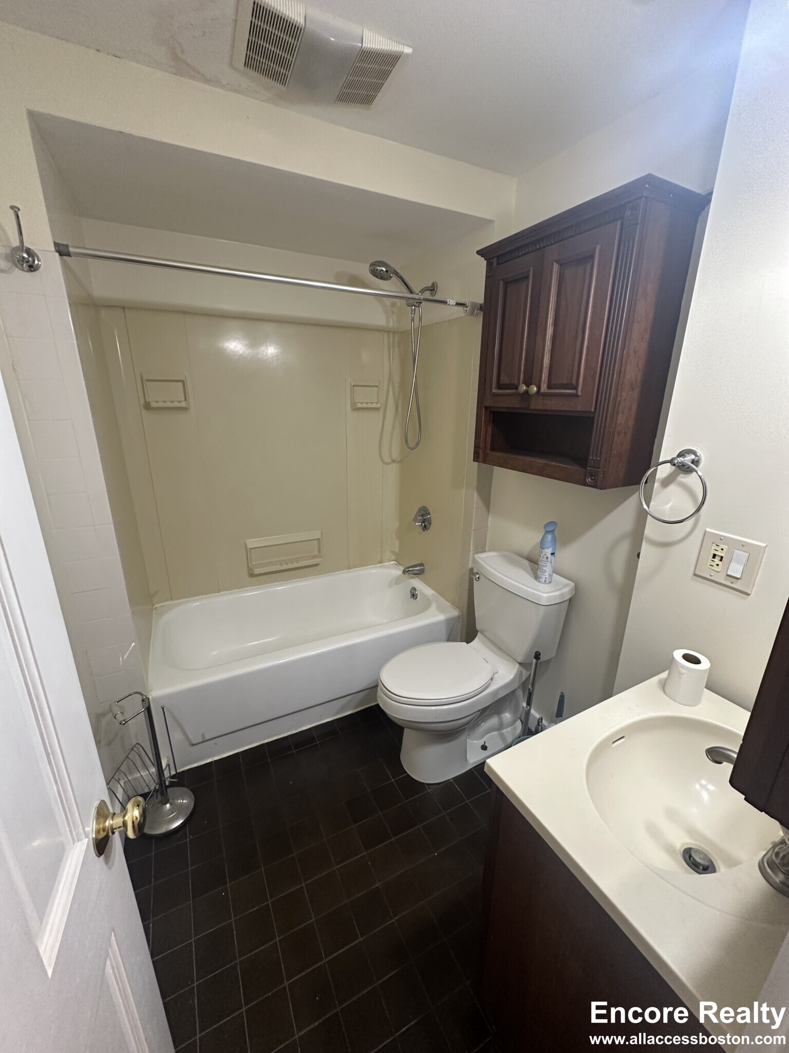 2 bed, 1 bath apartment for rent at 6 Antrim St Unit 1, Mid-Cambridge — photo 8 of 10