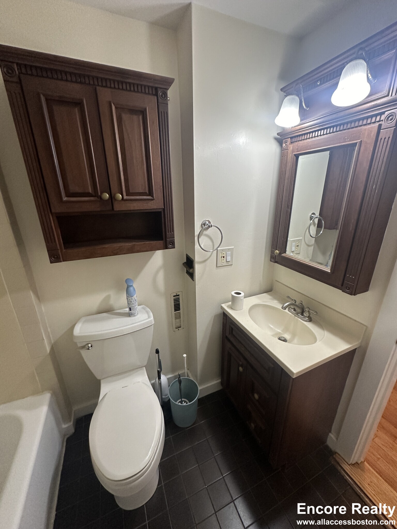2 bed, 1 bath apartment for rent at 6 Antrim St Unit 1, Mid-Cambridge — photo 9 of 10