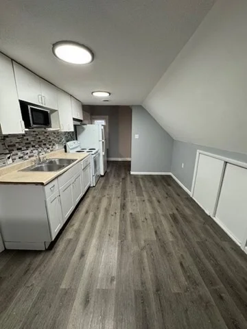 3 bed, 1 bath apartment for rent at 6 Apple St Unit 3, Lynn — photo 5 of 20