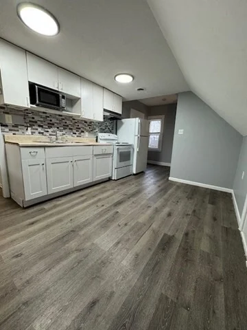 3 bed, 1 bath apartment for rent at 6 Apple St Unit 3, Lynn — photo 4 of 20