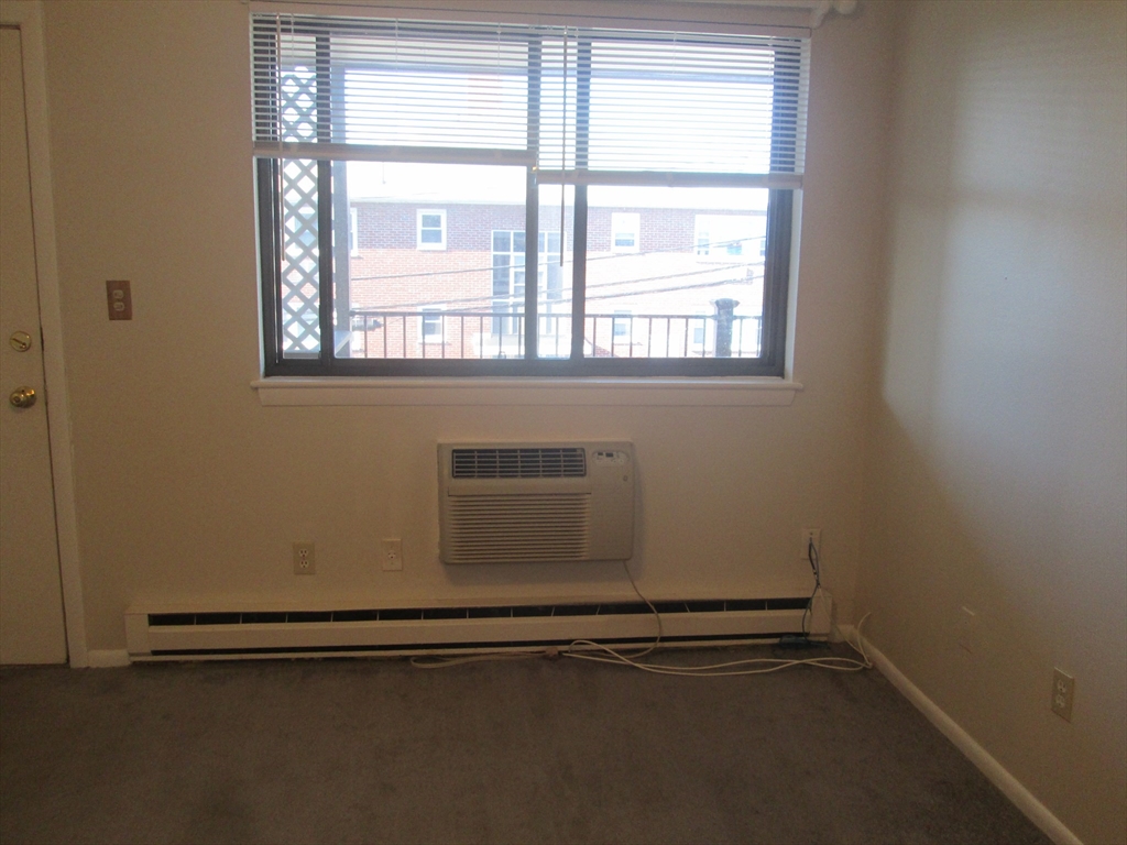 1 bed, 1 bath apartment for rent at 6 Arizona Unit 5, Arlington — photo 3 of 6
