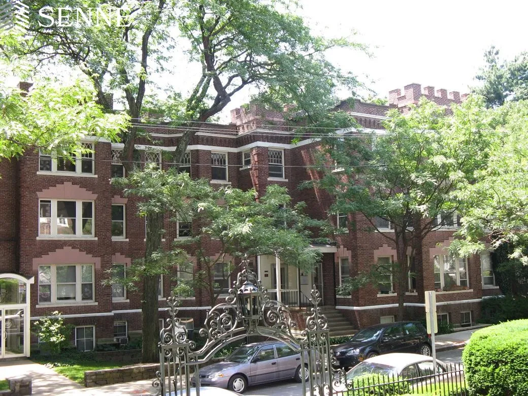 1.5 bed, 1 bath apartment for rent at 6 Arlington St Unit 11, Neighborhood Nine — photo 7 of 7