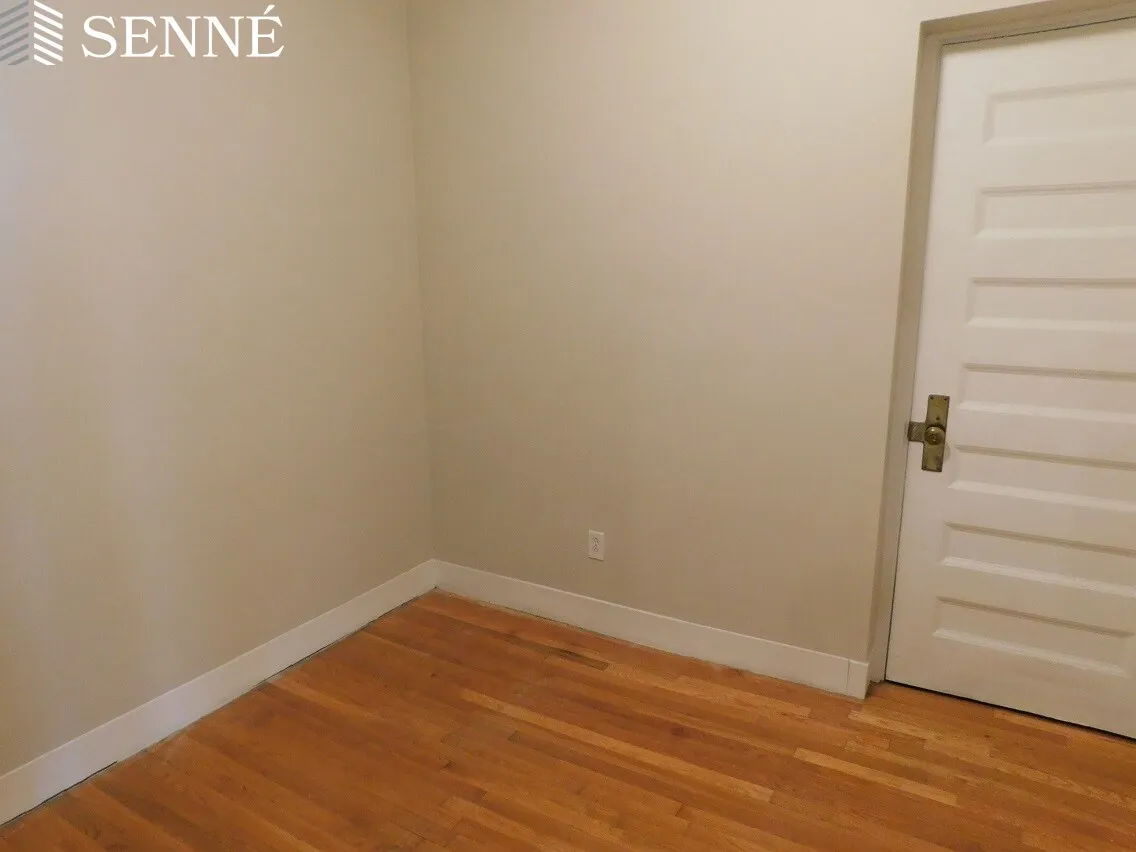 1.5 bed, 1 bath apartment for rent at 6 Arlington St Unit 11, Neighborhood Nine — photo 5 of 7