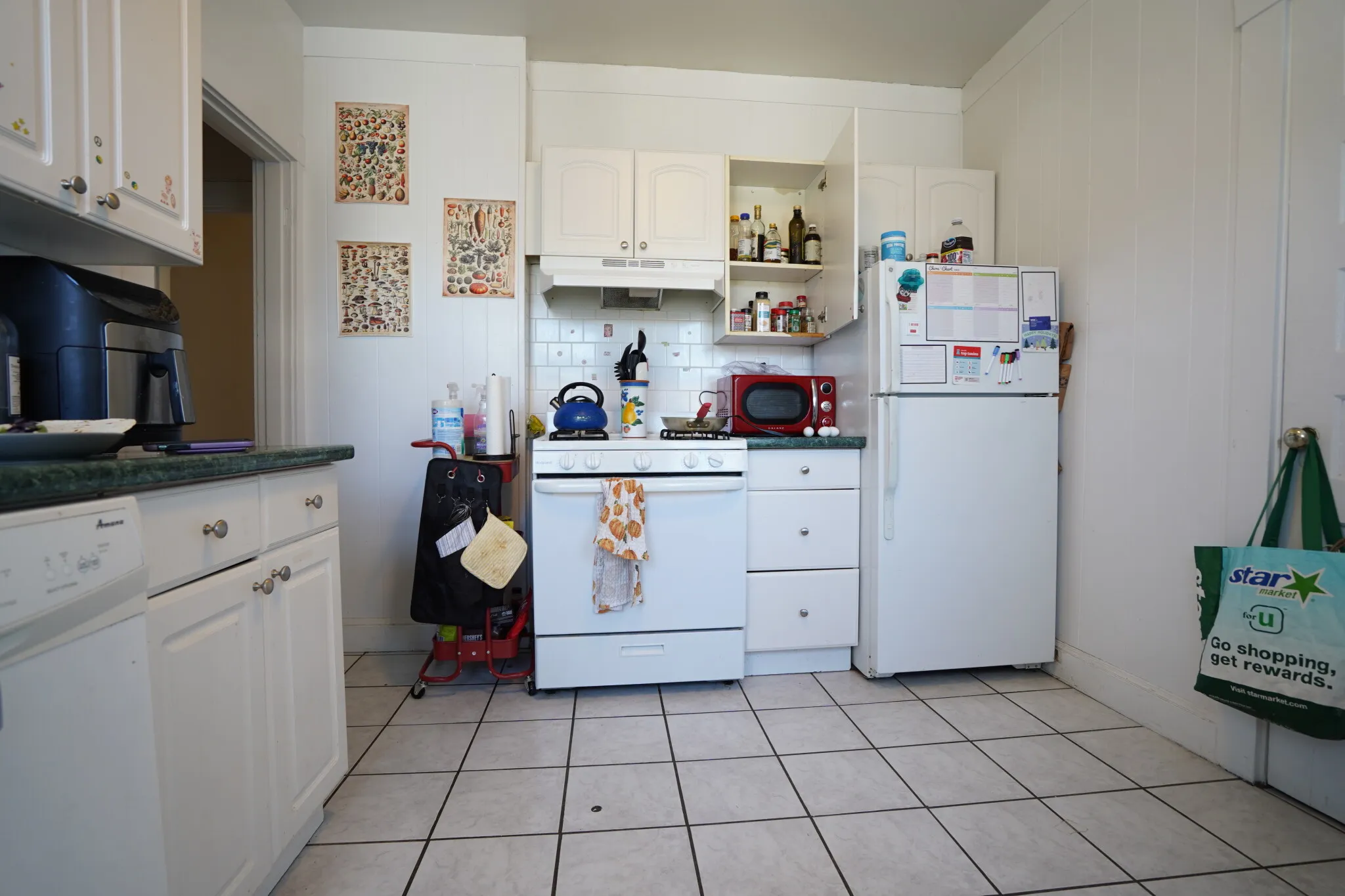 4 bed, 2 bath apartment for rent at 6 Ashford Ct Unit 3, Allston — photo 19 of 22