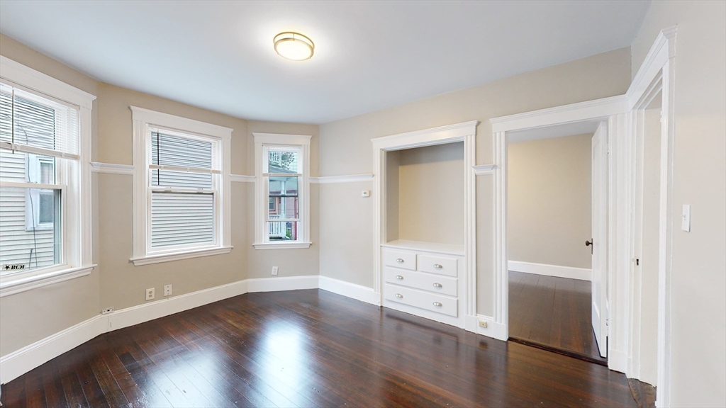 4 bed, 1 bath apartment for rent at 6 Ashmont Ct Unit 1, Dorchester — photo 3 of 14