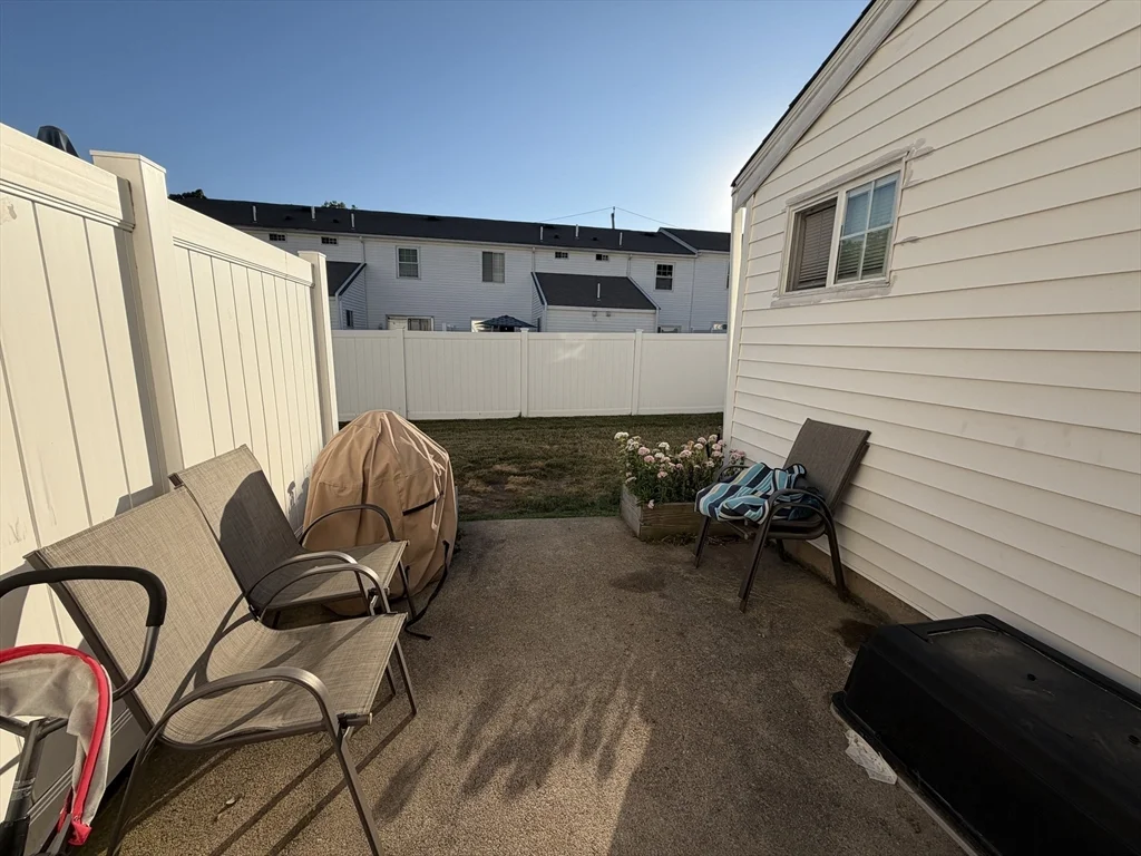 2 bed, 1 bath apartment for rent at 6 Ba Dr Unit E, North Attleboro — photo 12 of 14