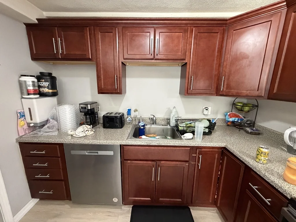 2 bed, 1 bath apartment for rent at 6 Ba Dr Unit E, North Attleboro — photo 4 of 14