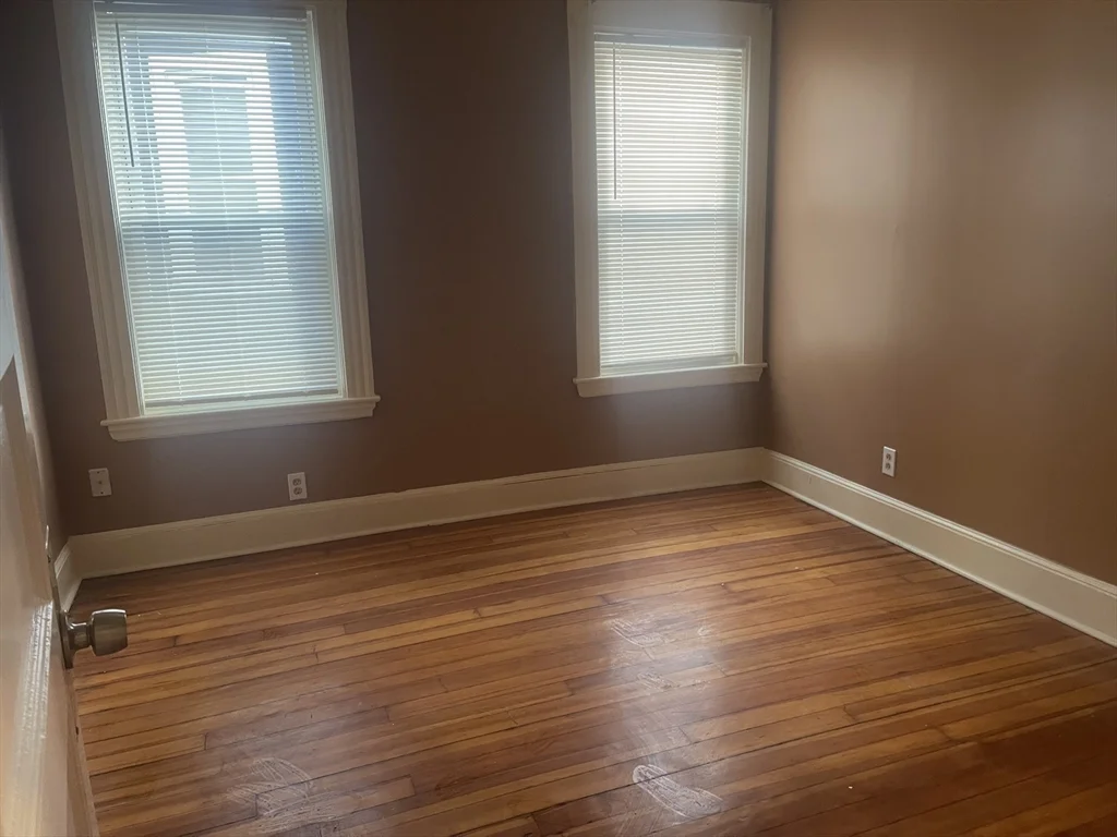 3 bed, 1 bath apartment for rent at 6 Bailey St Unit 1, Dorchester — photo 7 of 12