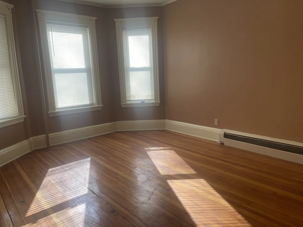 3 bed, 1 bath apartment for rent at 6 Bailey St Unit 1, Dorchester — photo 6 of 12