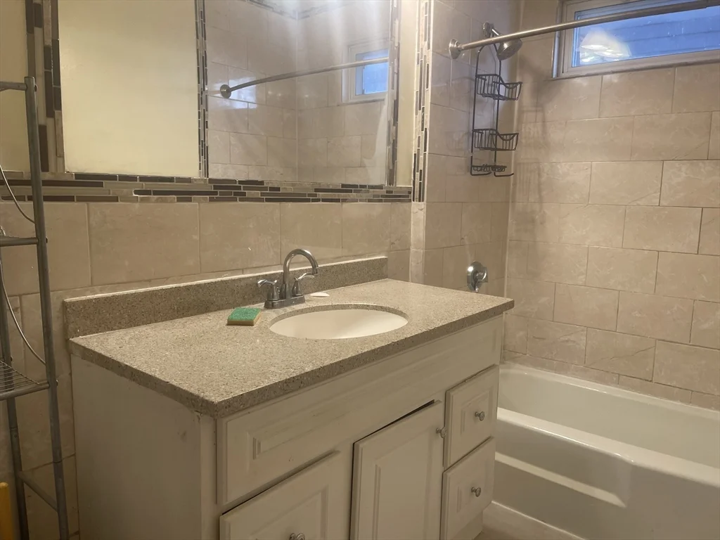 3 bed, 1 bath apartment for rent at 6 Bailey St Unit 1, Dorchester — photo 10 of 12