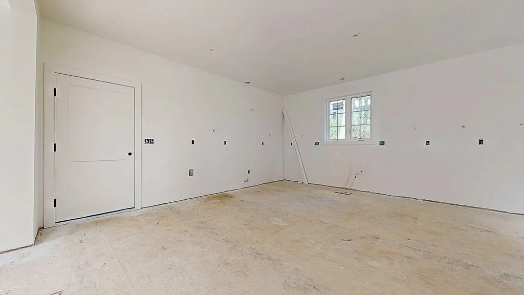 4 bed, 2 bath apartment for rent at 6 Barrows Rd, Worcester — photo 12 of 29