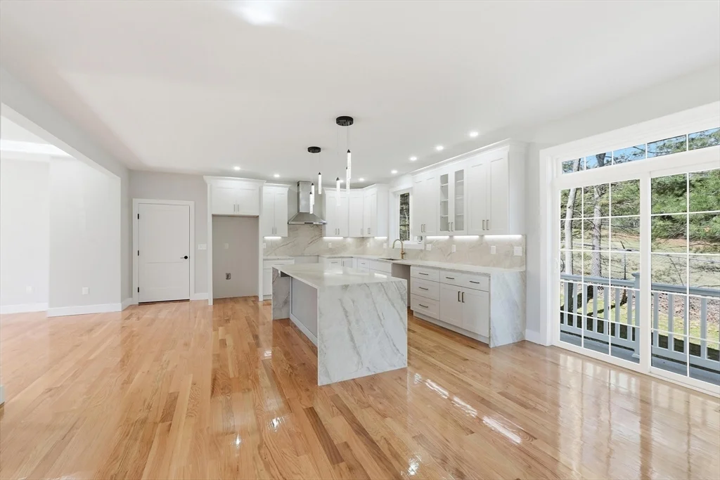 4 bed, 2 bath apartment for rent at 6 Barrows Rd, Worcester — photo 6 of 29