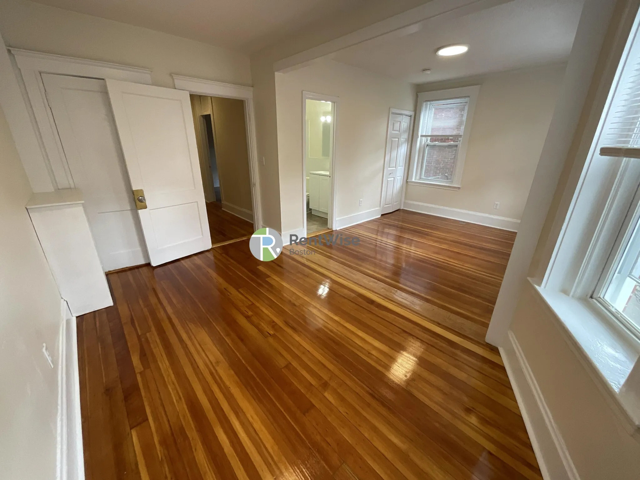 3 bed, 1 bath apartment for rent at 6 Barrows St Unit 3, Allston — photo 3 of 37
