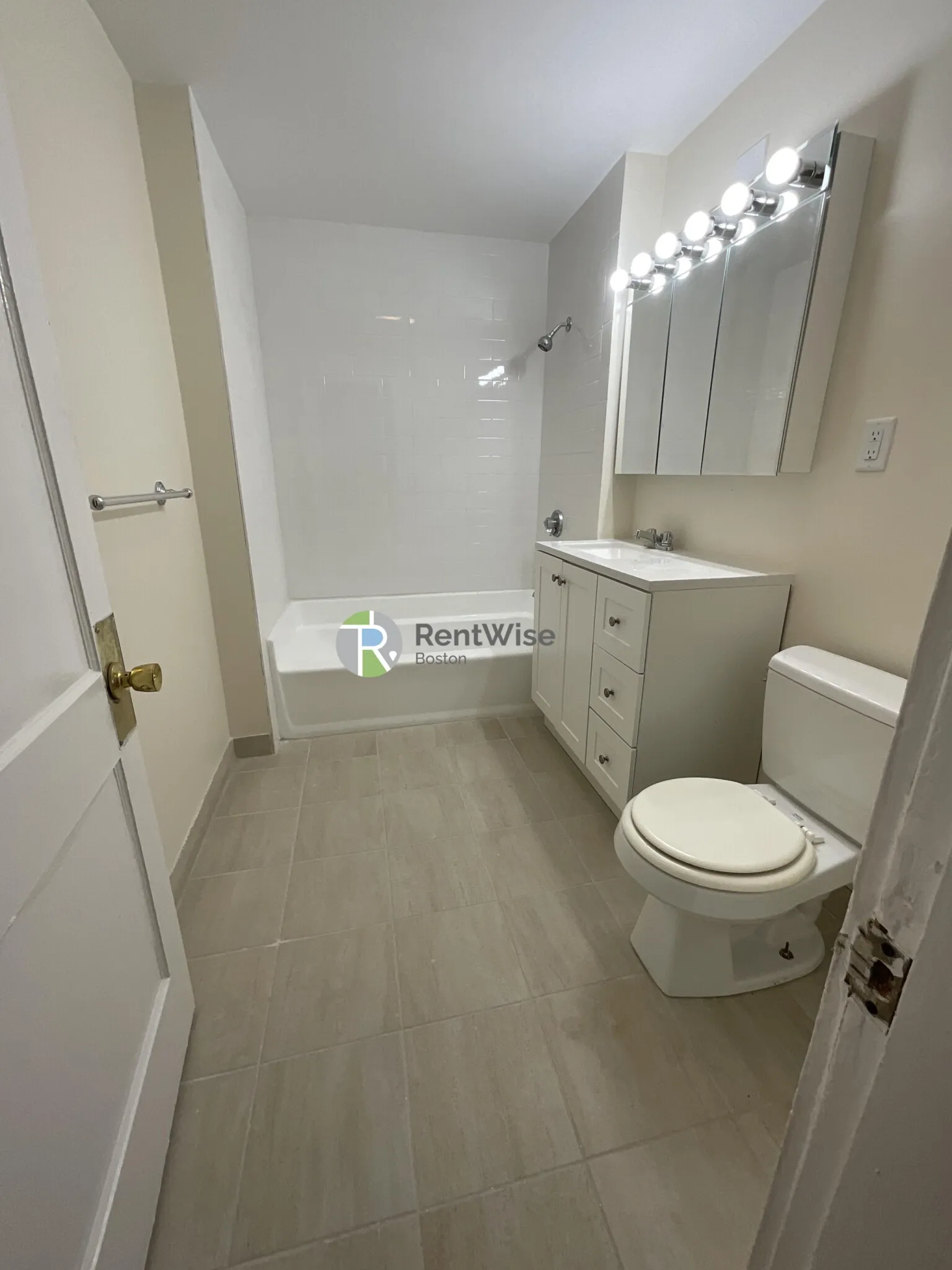3 bed, 1 bath apartment for rent at 6 Barrows St Unit 3, Allston — photo 13 of 37