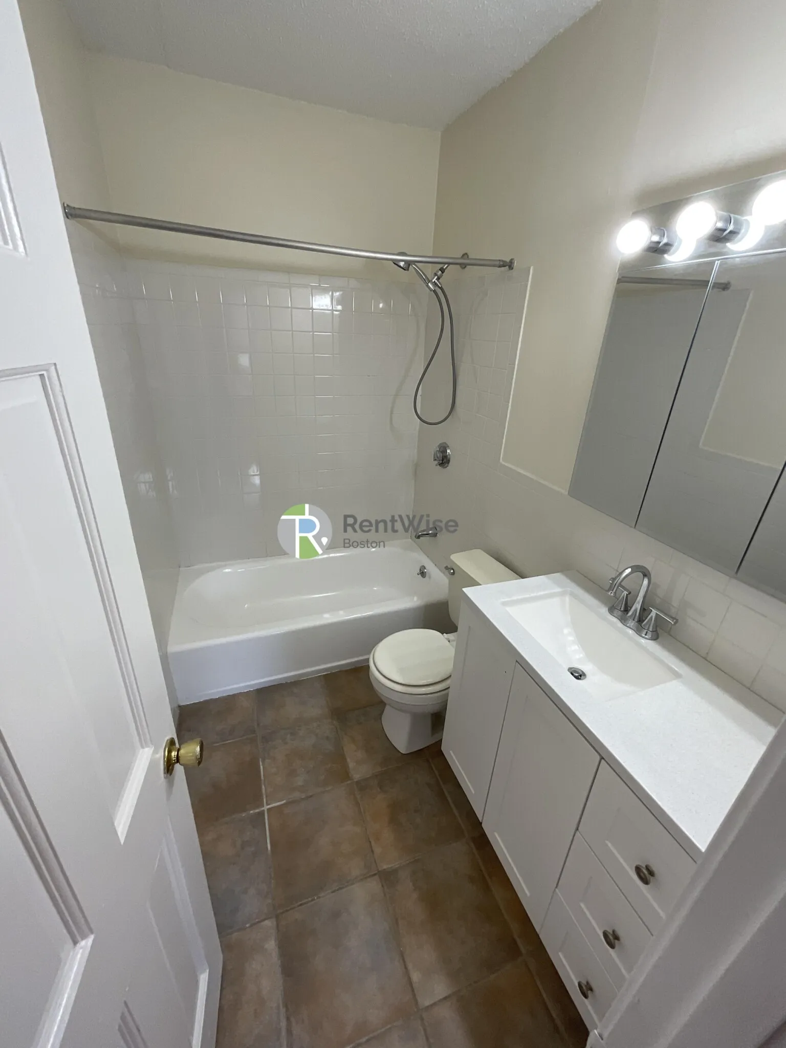 3 bed, 1 bath apartment for rent at 6 Barrows St Unit 3, Allston — photo 6 of 37