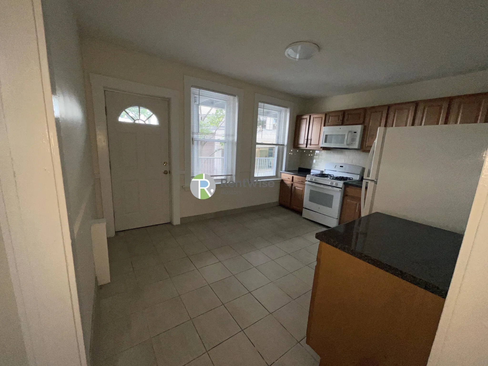 3 bed, 1 bath apartment for rent at 6 Barrows St Unit 4, Allston — photo 4 of 31