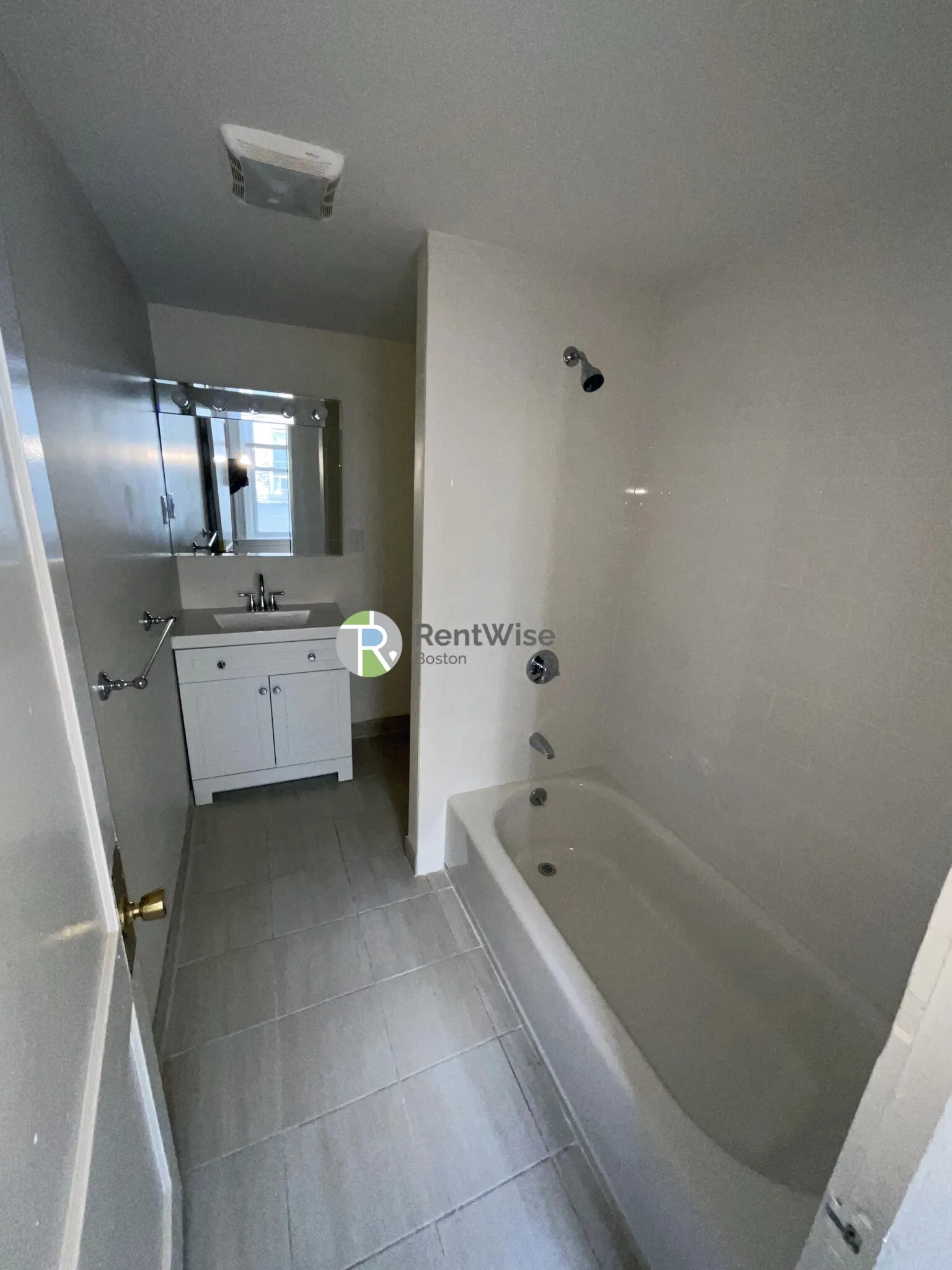 3 bed, 1 bath apartment for rent at 6 Barrows St Unit 4, Allston — photo 17 of 31