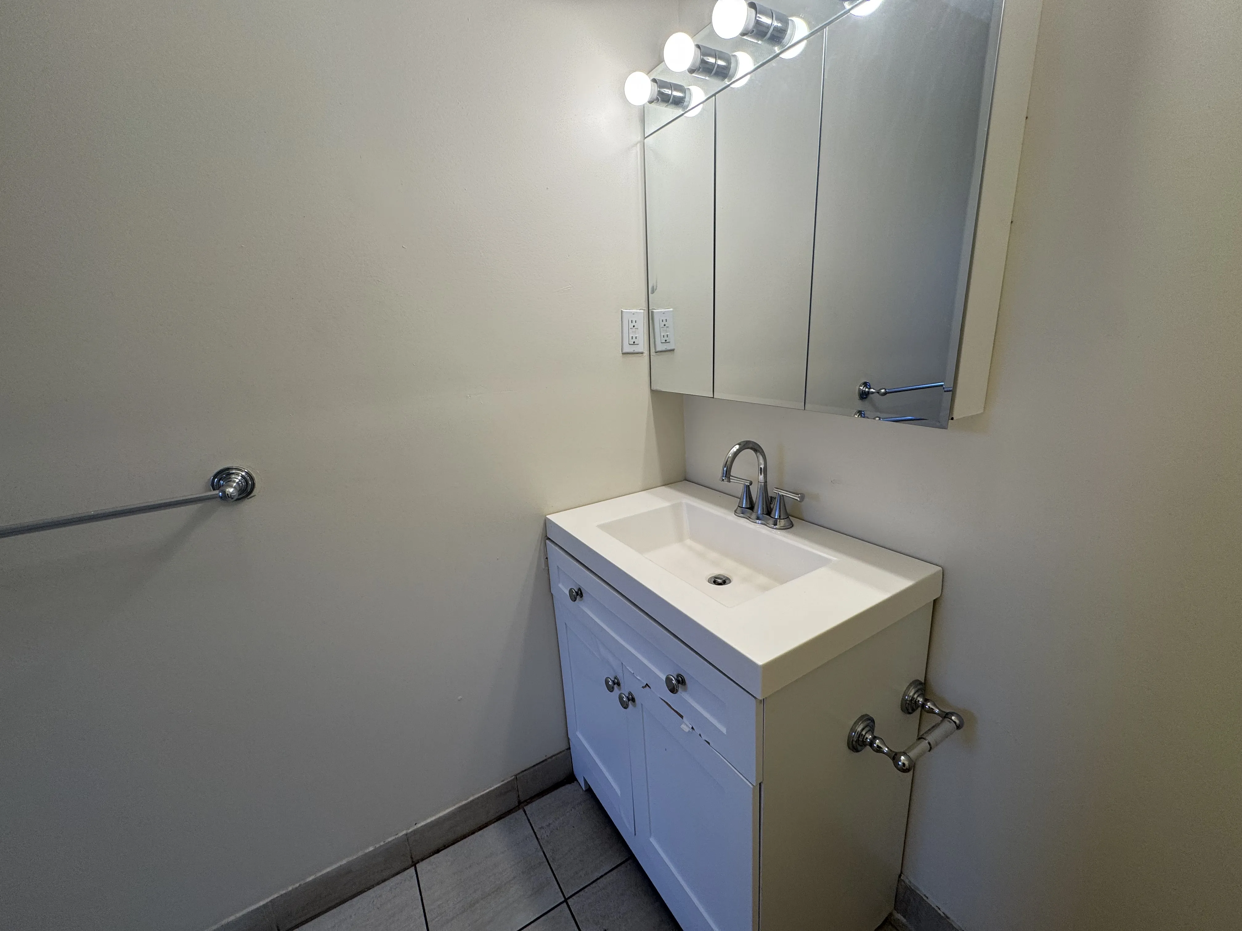 3 bed, 1 bath apartment for rent at 6 Barrows St Unit 6-6, Allston — photo 8 of 15