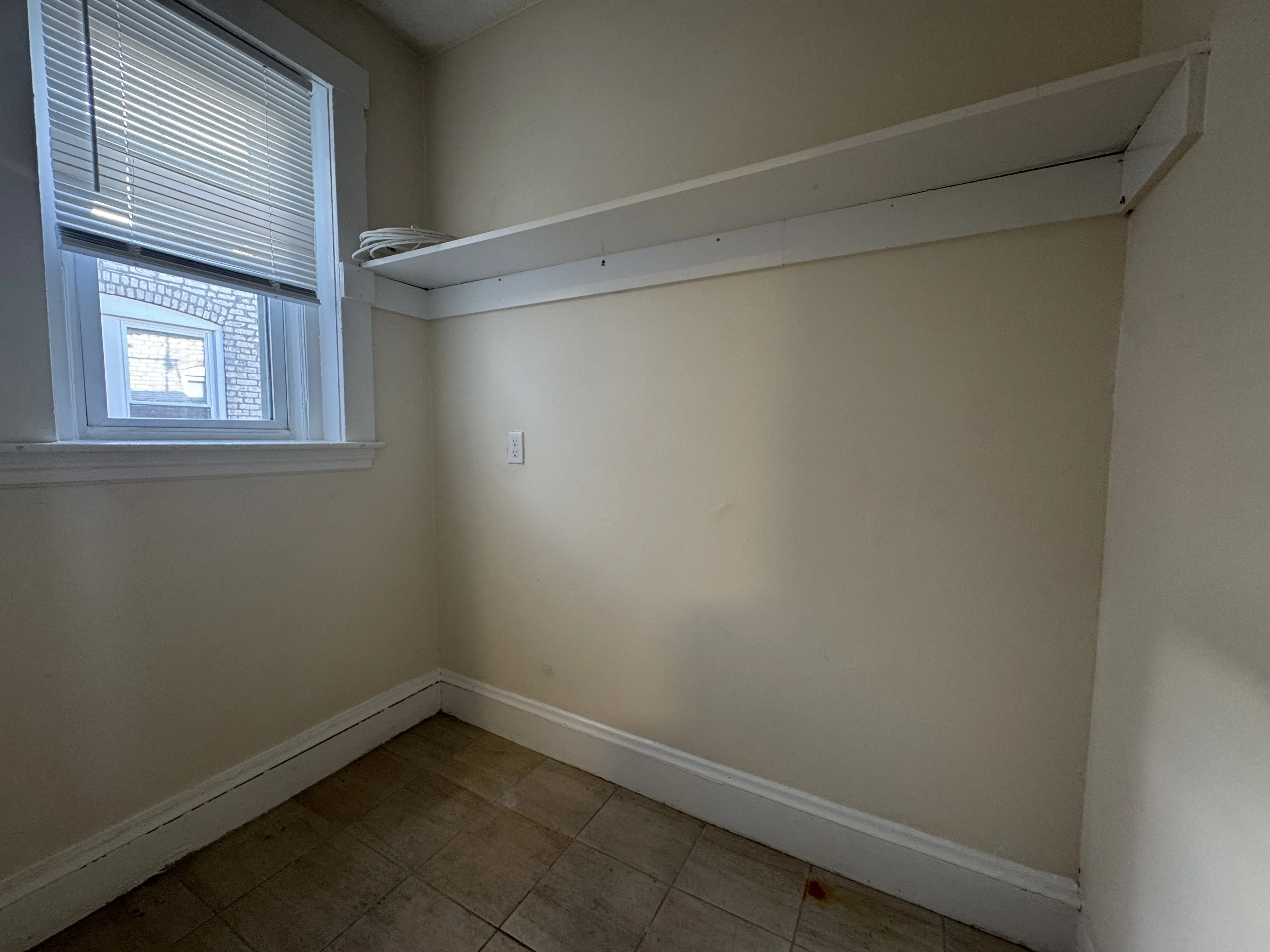 3 bed, 1 bath apartment for rent at 6 Barrows St Unit 6-6, Allston — photo 4 of 15