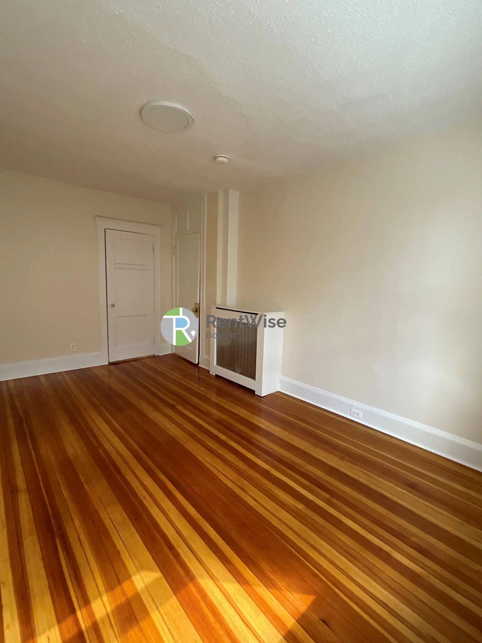 3 bed, 1 bath apartment for rent at 6 Barrows St Unit 6, Allston — photo 2 of 22