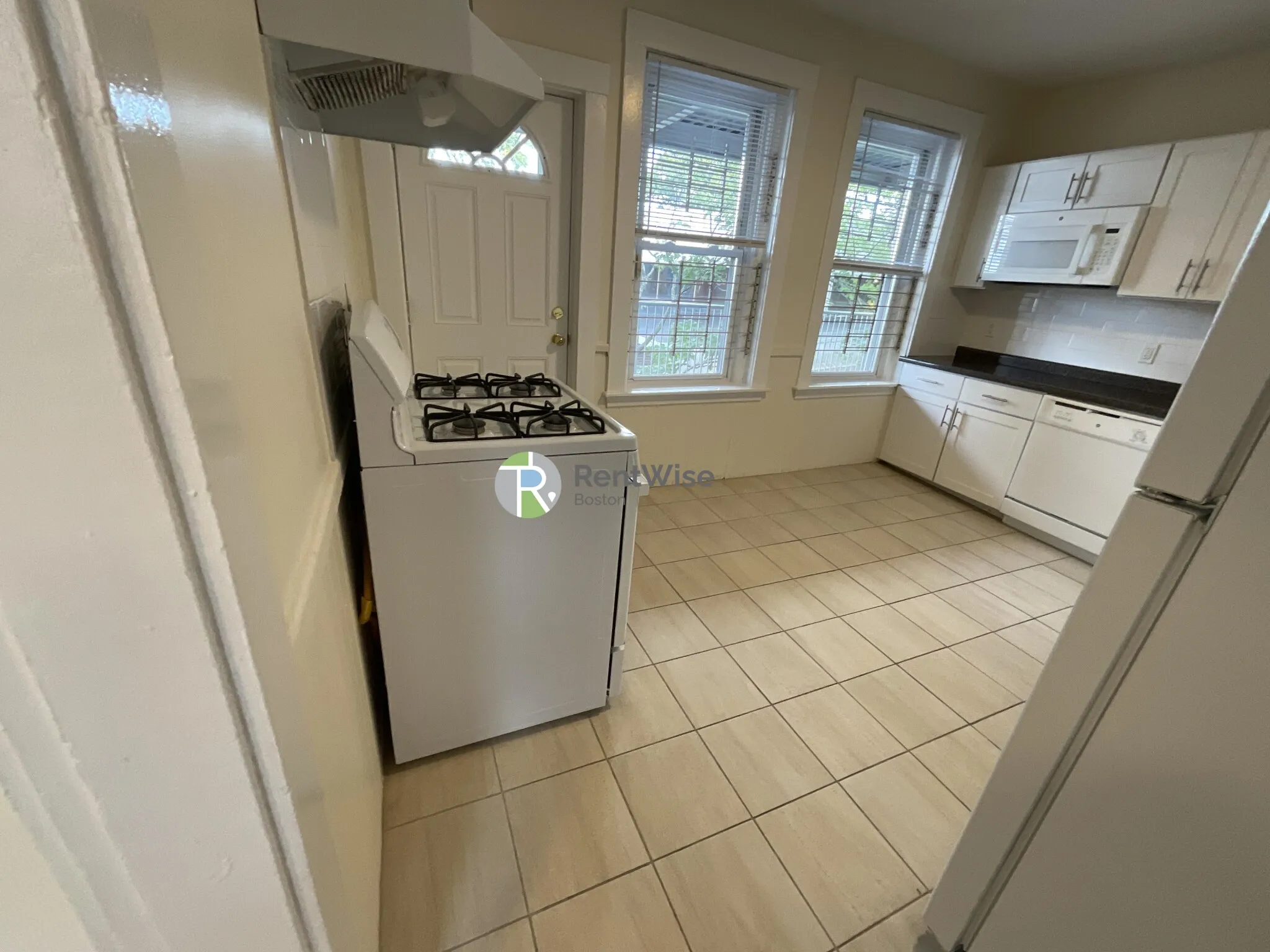 3 bed, 1 bath apartment for rent at 6 Barrows St Unit 6, Allston — photo 20 of 22