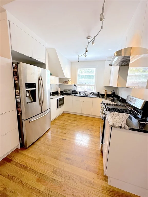 3 bed, 2 bath apartment for rent at 6 Barstow St Unit 1, Allston — photo 3 of 15