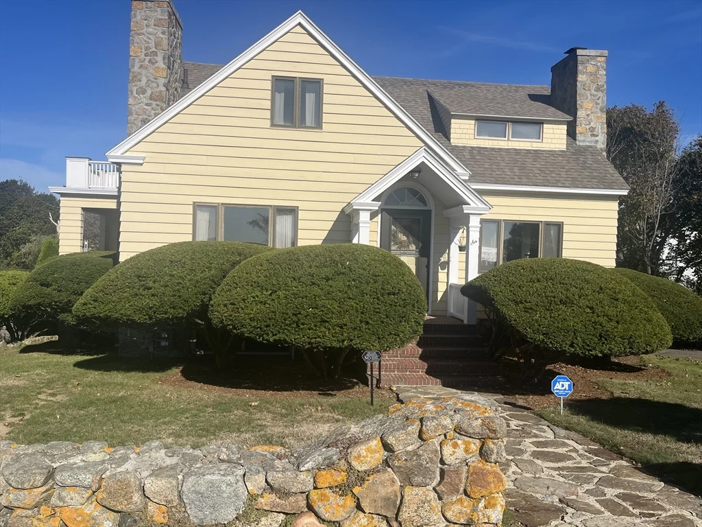 3 bed, 2 bath apartment for rent at 6 Bass Rocks Rd Unit 1, Bass Rocks — photo 13 of 16