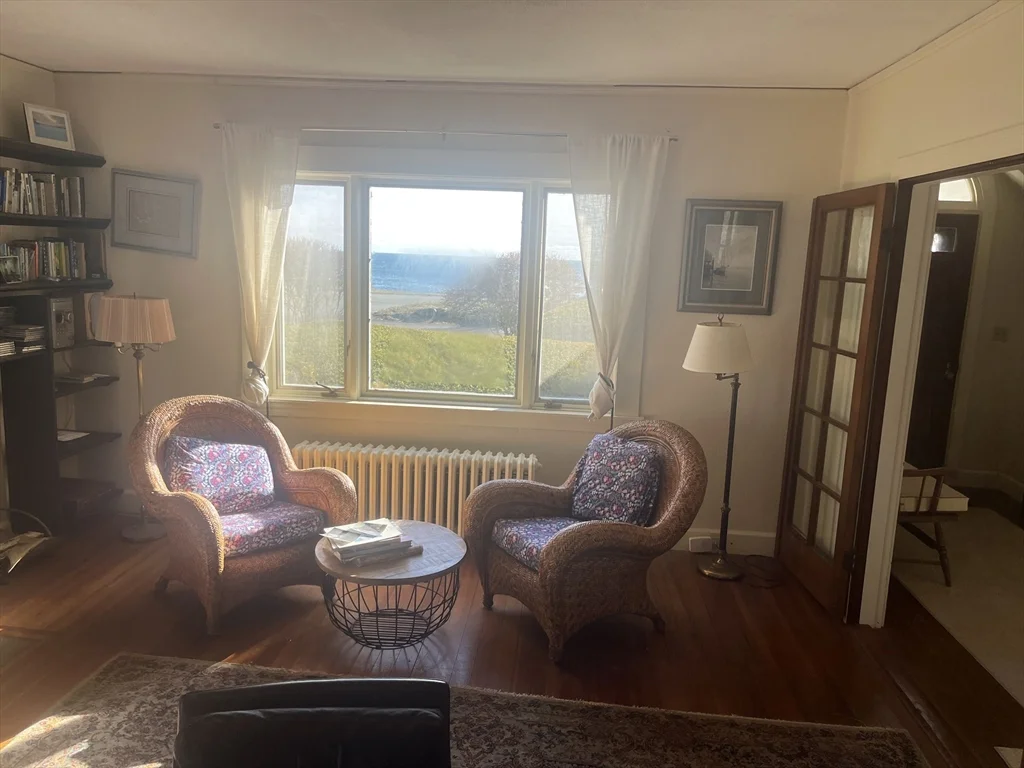 3 bed, 2 bath apartment for rent at 6 Bass Rocks Rd Unit 1, Bass Rocks — photo 1 of 16