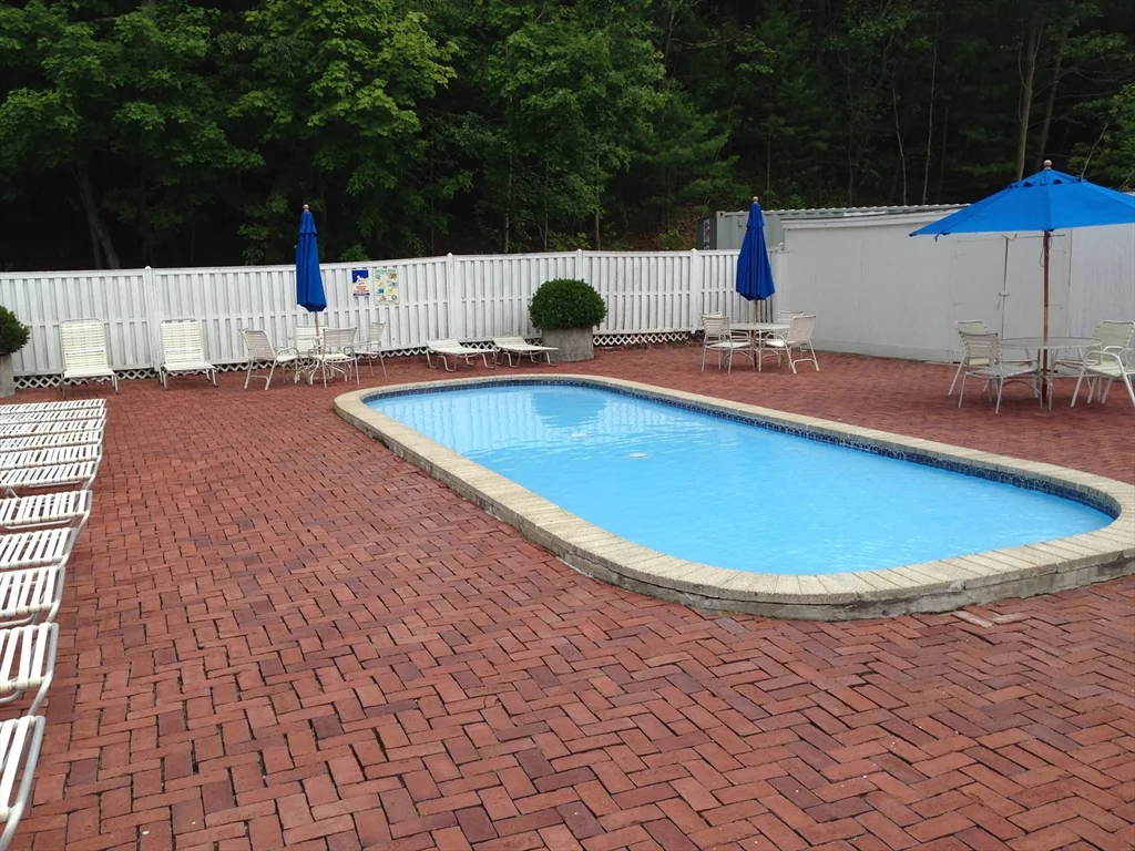 2 bed, 1 bath apartment for rent at 6 Bayberry Dr Unit 1, Sharon — photo 4 of 4