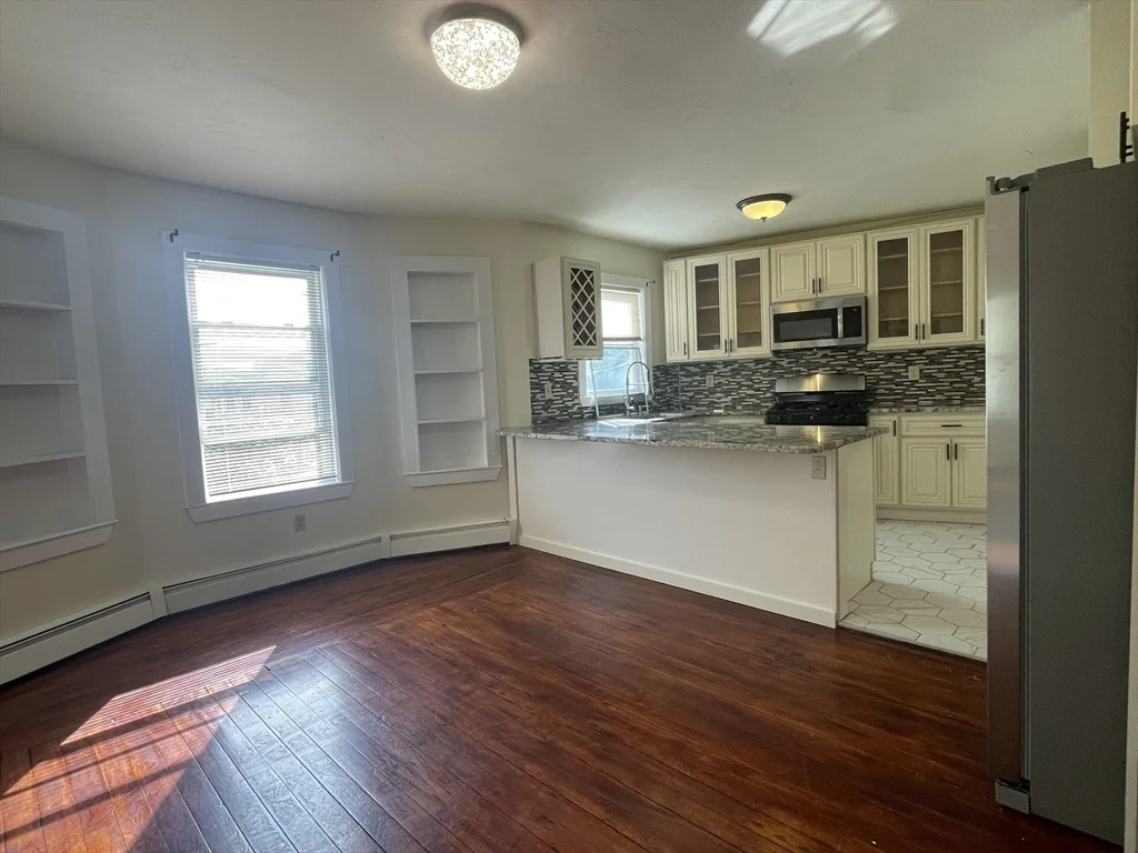 2 bed, 1 bath apartment for rent at 6 Beacon St Unit 2, Fairmount Hill