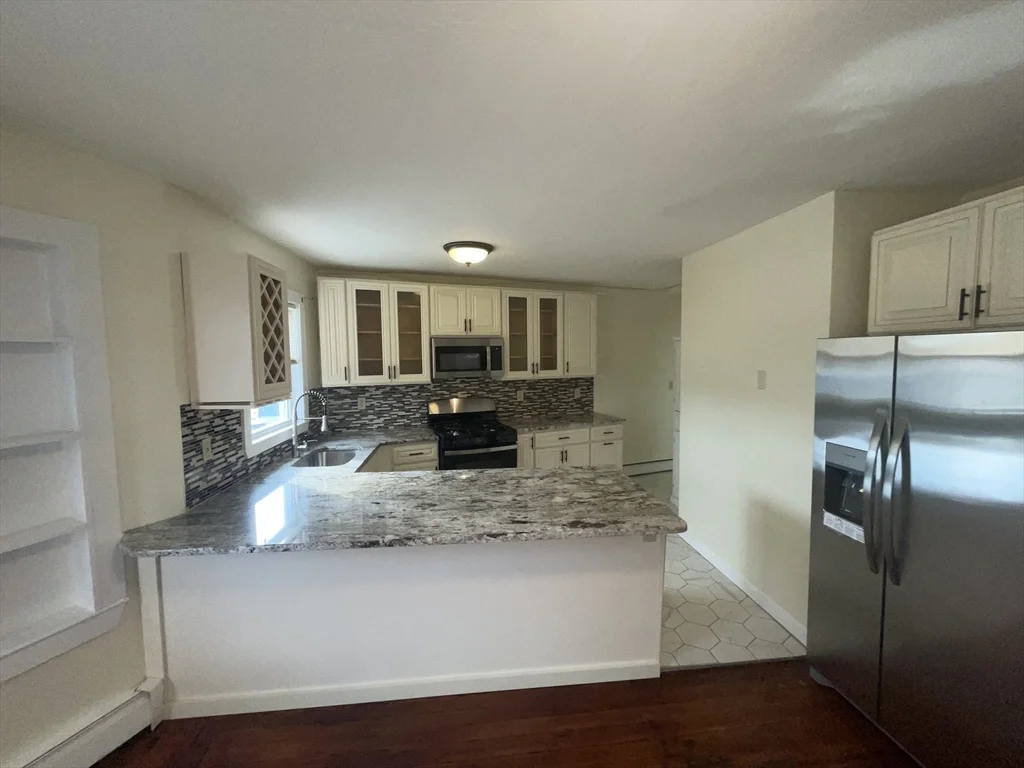 2 bed, 1 bath apartment for rent at 6 Beacon St Unit 2, Fairmount Hill — photo 6 of 11