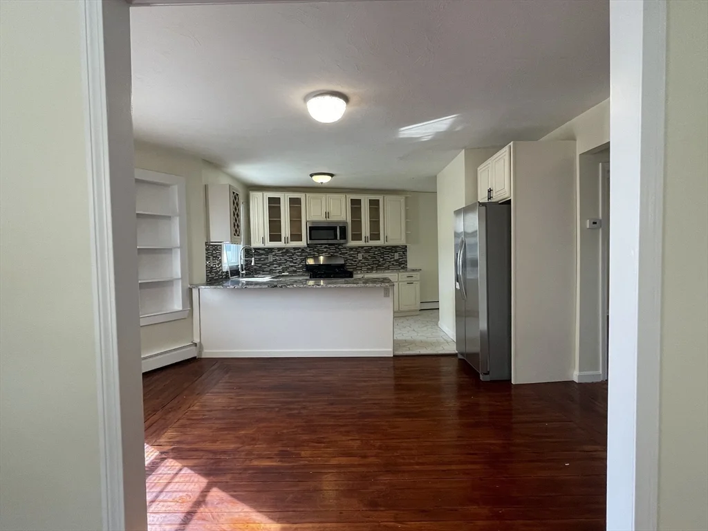 2 bed, 1 bath apartment for rent at 6 Beacon St Unit 2, Fairmount Hill — photo 5 of 11