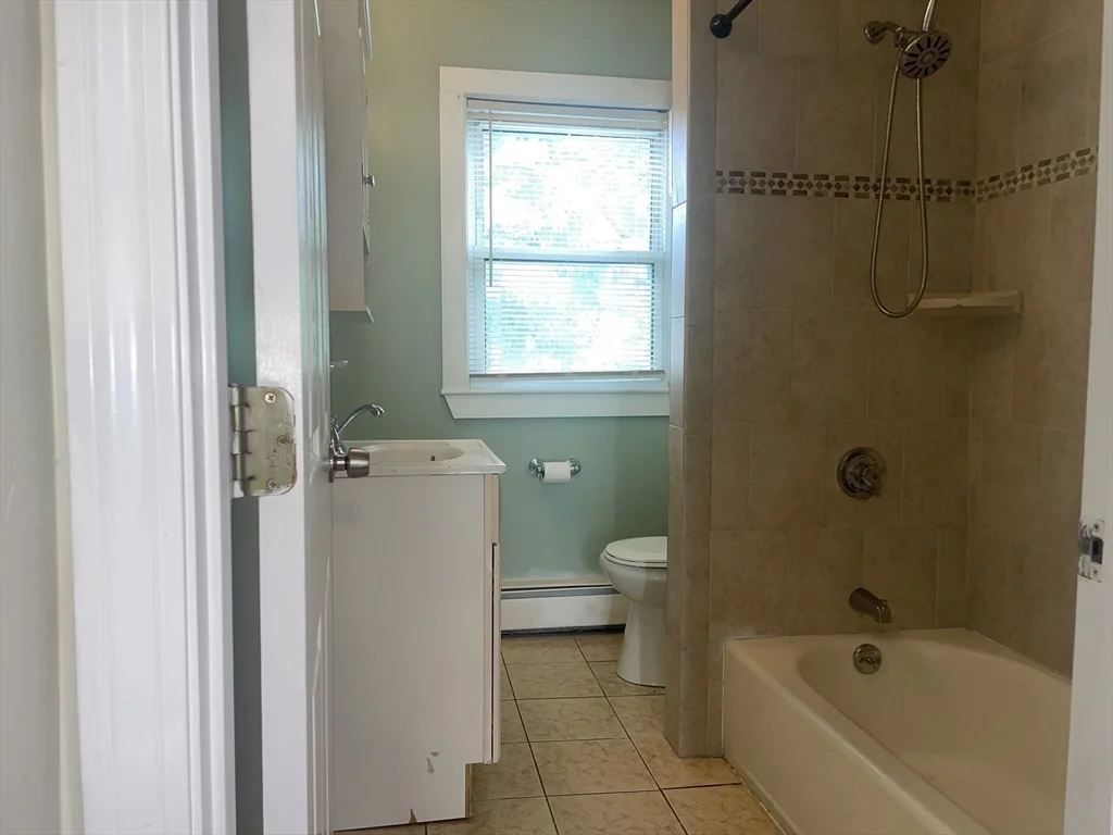 2 bed, 1 bath apartment for rent at 6 Beacon St Unit 2, Fairmount Hill — photo 8 of 11