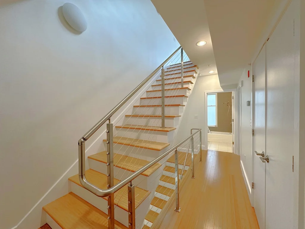 2 bed, 2 bath apartment for rent at 6 Beacon Unit 3, Union Square — photo 7 of 10