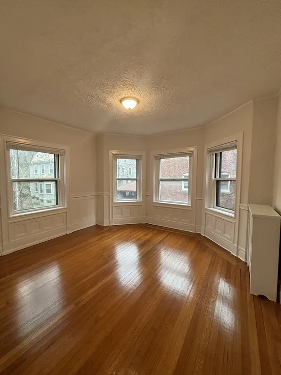 4 bed, 1 bath apartment for rent at 6 Beals St Unit 2, North Brookline — photo 2 of 9