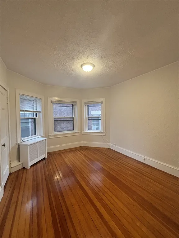 4 bed, 1 bath apartment for rent at 6 Beals St Unit 2, North Brookline — photo 7 of 9