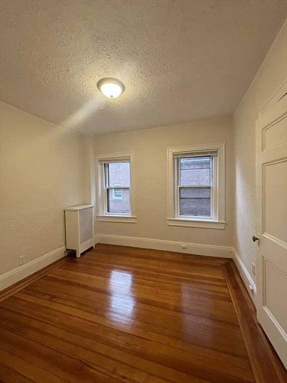 4 bed, 1 bath apartment for rent at 6 Beals St Unit 2, North Brookline — photo 5 of 9