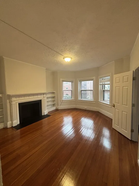 4 bed, 1 bath apartment for rent at 6 Beals St Unit 2, North Brookline — photo 8 of 9