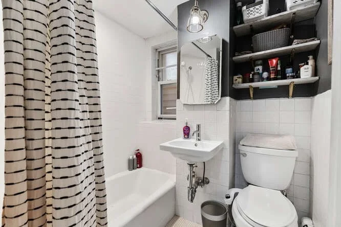 2 bed, 1 bath apartment for rent at 6 Bedford Unit 1R, Ward Two — photo 15 of 18