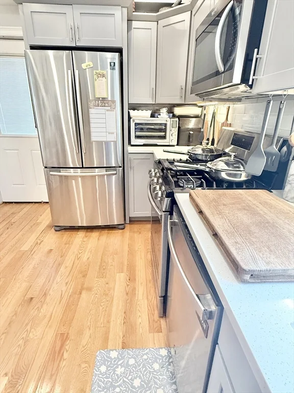 3 bed, 2 bath apartment for rent at 6 Beech St Unit 2, North Cambridge — photo 2 of 19
