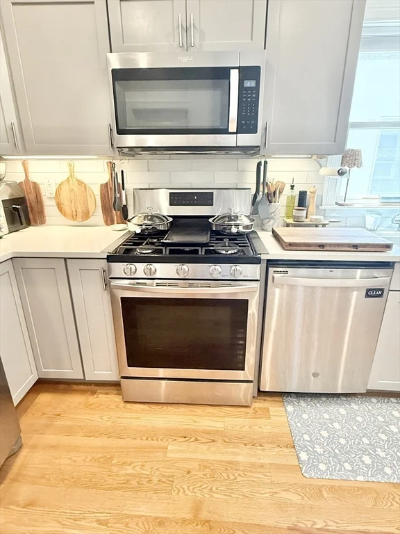 3 bed, 2 bath apartment for rent at 6 Beech St Unit 2, North Cambridge — photo 3 of 19