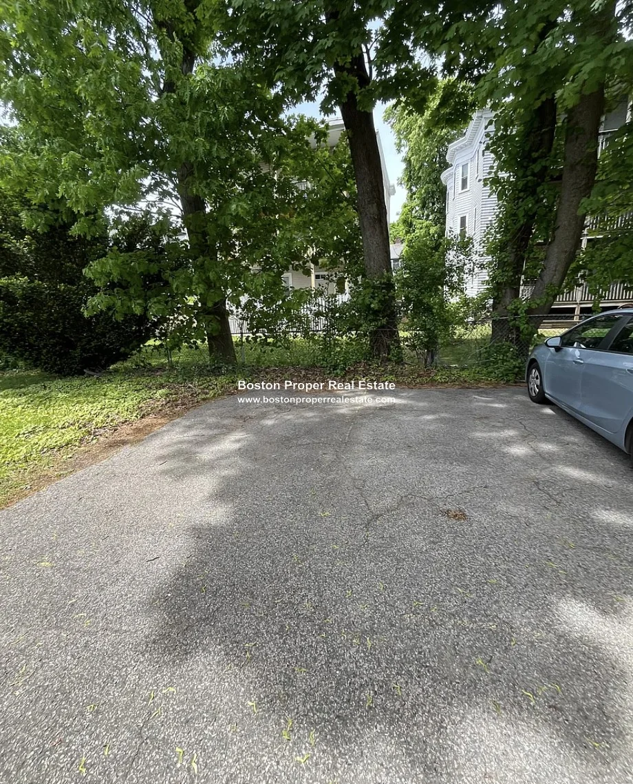 1 bed, 1 bath apartment for rent at 6 Beechcroft St Unit 4, Brighton — photo 10 of 11
